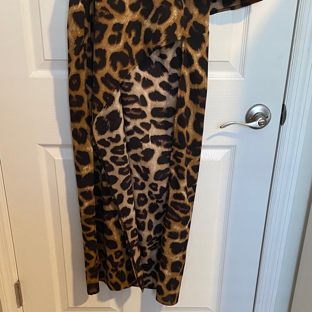 SHEIN Leopard Print off one should long shirt/tunic  tiered/split - Picture 4 of 5